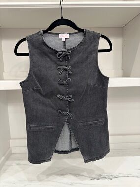 Pink Lily small Charcoal Tie-Front Denim Vest.  Like new